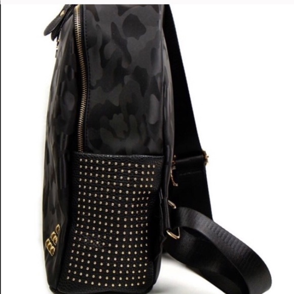 Fashion Backpack - Picture 3 of 8